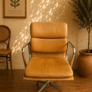 Original Eames Soft Pad Chair – Vintage Design-Klassiker in hellem Naturleder